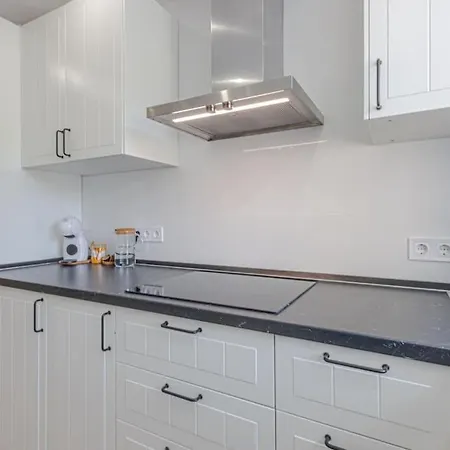 Beautiful With Sea Views Apartment *